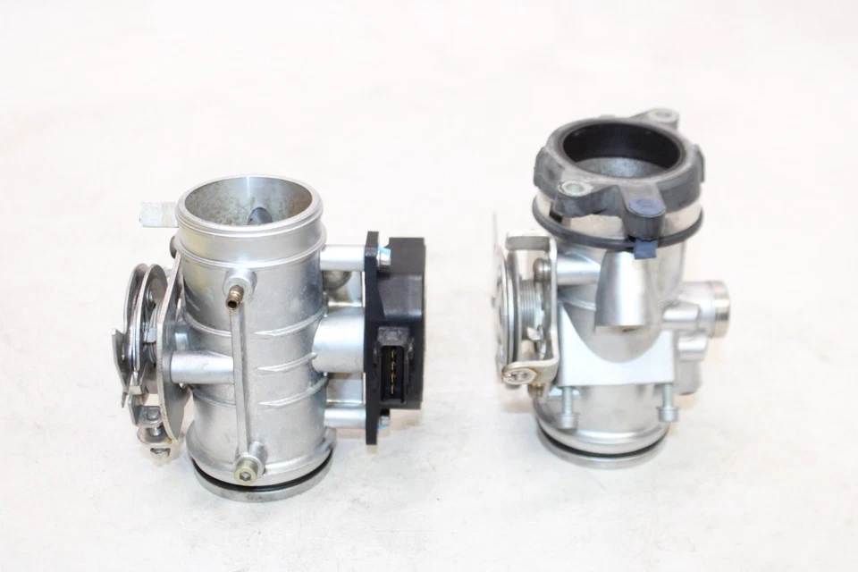 99-05 BMW R1150GS OEM INYECTORES DE COMBUSTIBLE PRINCIPALES / CUERPOS DE ACELERADOR Foto 4 de 4