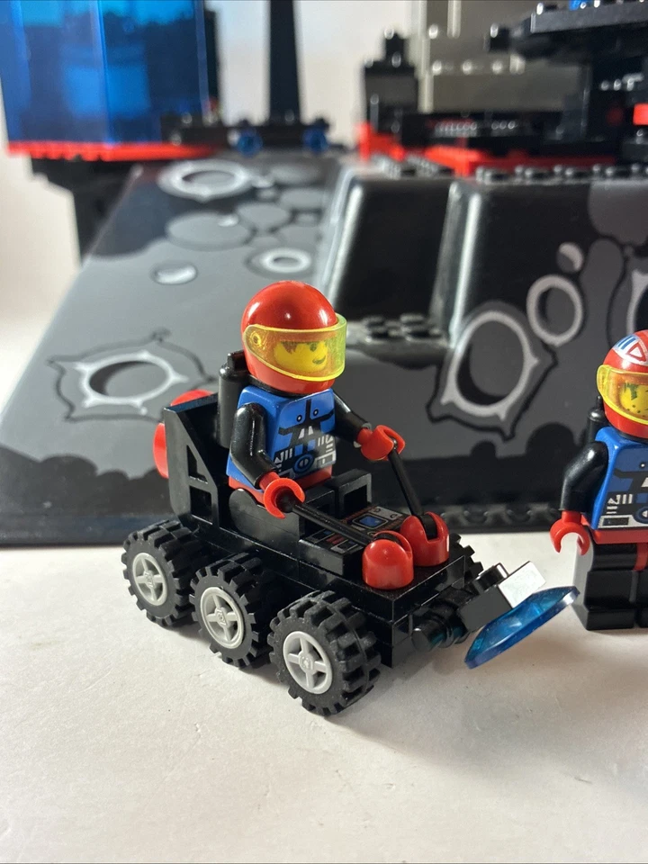 LEGO Space Spyrius 6959 Lunar Launch Site 100% Complete W/ Instructions - Image 2 of 4