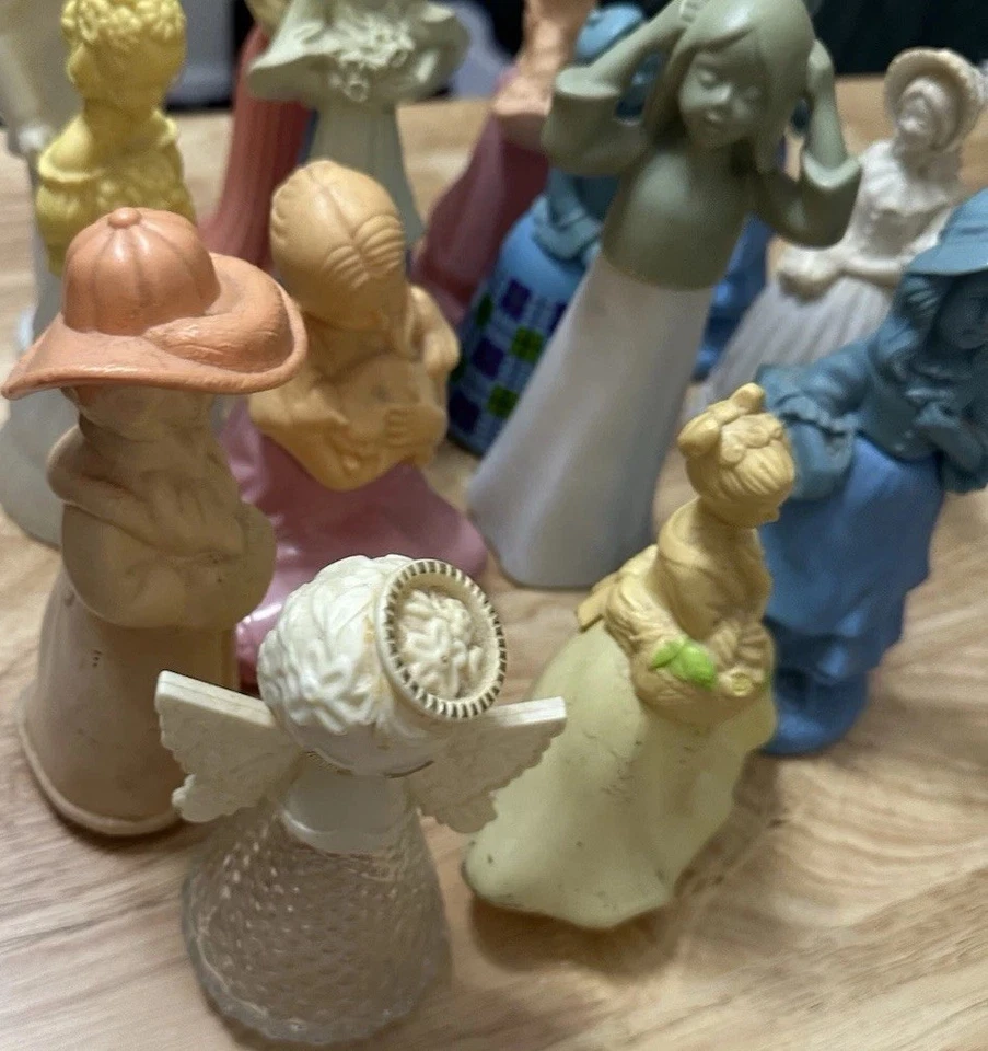 Avon Vintage 14 Perfume Bottles - various Flower Girls, Angel, Ladies, And Groom - Image 3 of 4