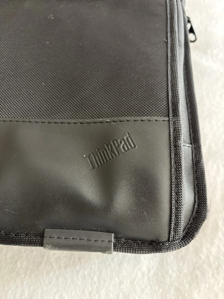 Bolsa para portátil Lenovo ThinkPad - Se adapta hasta 17”, acolchada, con cremallera, organizadora Foto 2 de 4