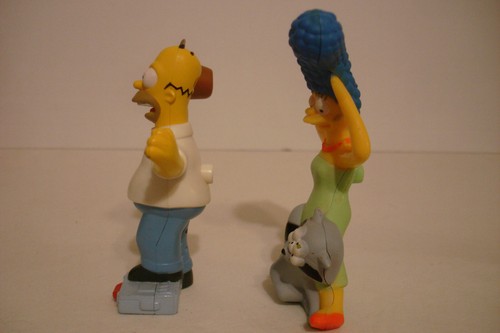 GROSSES BUCH VON BART SIMPSON COMIC SAMMLUNG BUCH & SECHS BURGER KING SPIELZEUG - Bild 10 von 24