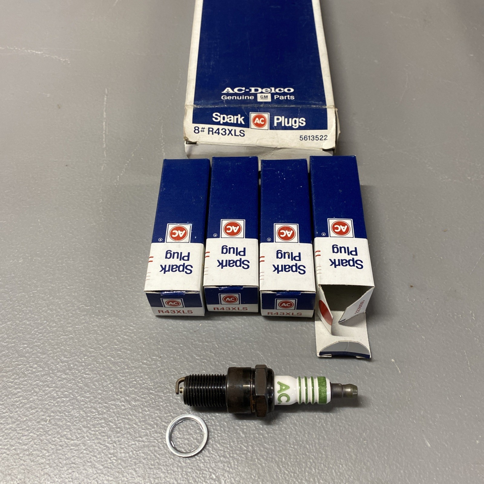 Lot Of 4 NOS AC Delco R43XLS Spark Plugs