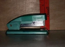 Vintage SWINGLINE  STAPLER  Green Small - Made In USA  -  TESTED! Works!