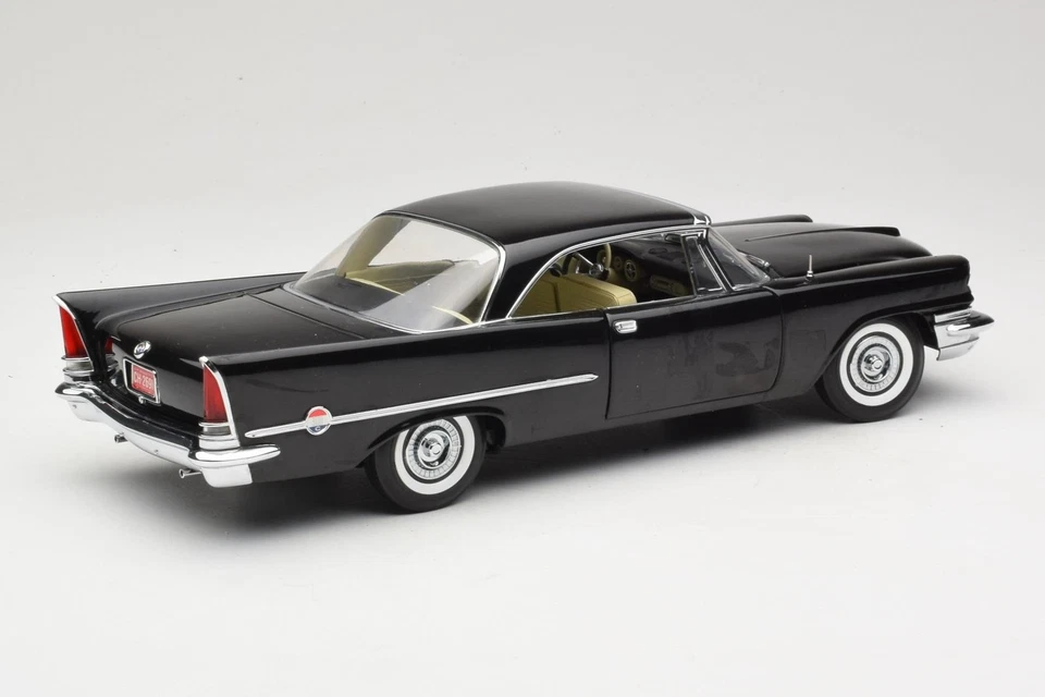 32503 Chrysler 300C Coupe Black ERTL 1:18 - Image 3 of 4