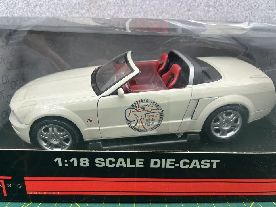 Beanstalk 40th Anniversary Ford Mustang GT Concept Convertible White 2004 1:18 - Image 3 of 4