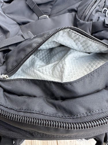 Osprey Manta 24 Hiking Hydration Backpack Camping Travel Black - Picture 8 of 11