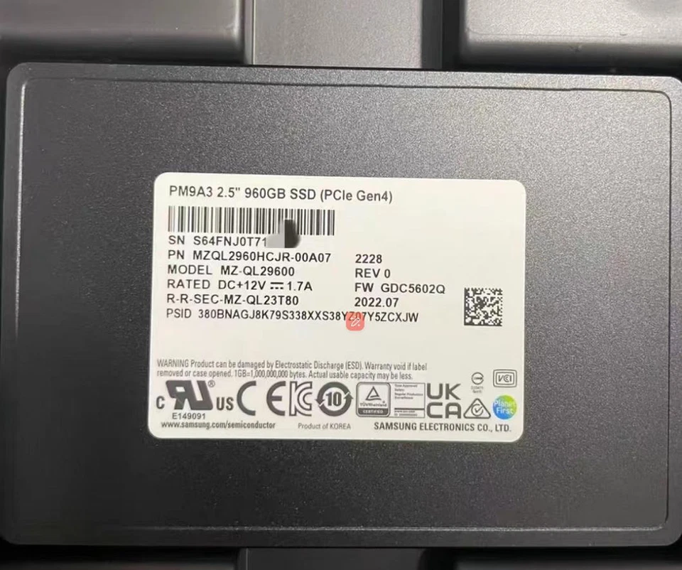 Samsung PM9A3 960GB 2.5" SSD U.2 PCle 4.0 x4 MZQL2960HCJR-00A07