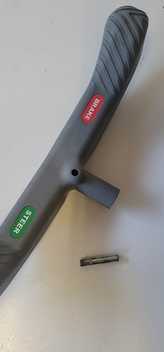 PÉTALO DE FRENO STRYKER 1115 PARA RUEDA GRANDE CENTRAL ~ PEDAL MARIPOSA V, GRIS FRÍO - Imagen 2 de 4