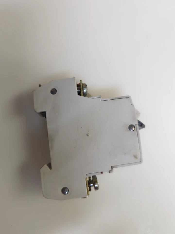 CRABTREE 32 AMP TYPE 1 M6 MCB CIRCUIT BREAKER SB6000 - Image 4 of 4