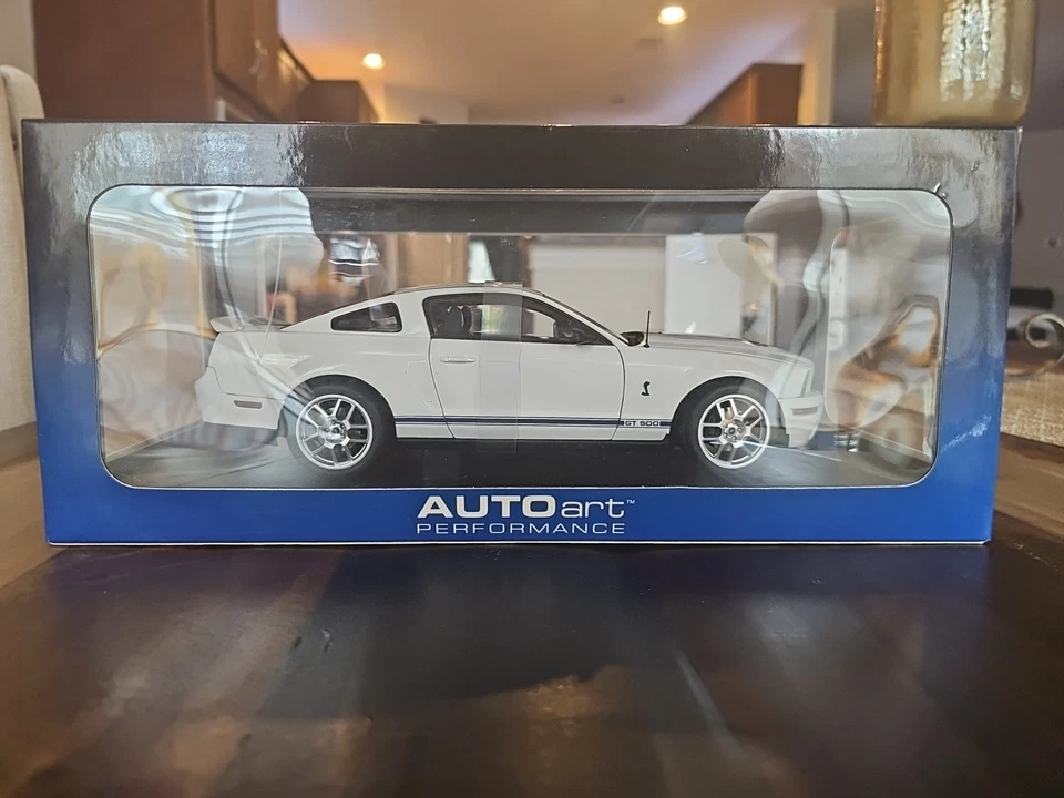 AUTOART 2005 SHELBY GT500 EDICIÓN LIMITADA 3000 PIEZAS Foto 2 de 4