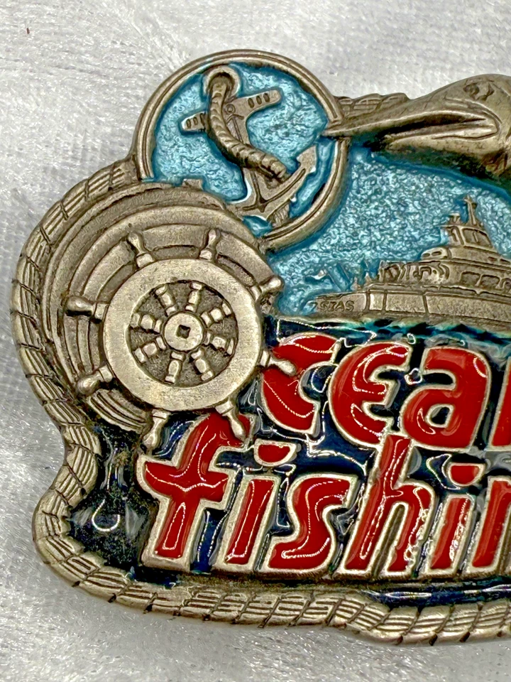 Cinturón de pesca vintage en el océano hebilla esmalte barco mar Foto 2 de 4