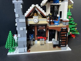 LEGO Creator Expert Winter  Toy Shop #10249 (Retired) COMPLETE