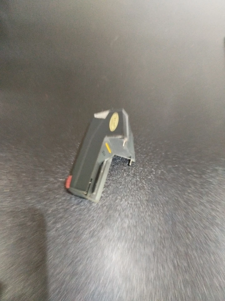 Macchina fotografica vintage Yashica 230-AF corpo e lampada - completamente non testata - Immagine 4 di 4