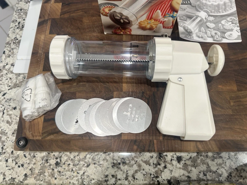 Juego de 21 piezas de decoración y prensa de galletas vintage Pyrex nuevo todavía en caja * Foto 2 de 3