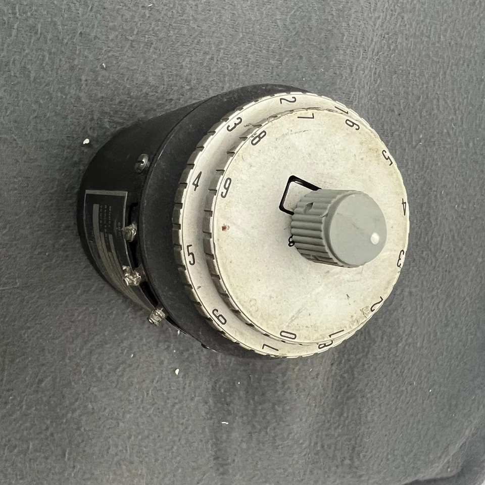 Reóstato de precisión de aire acondicionado Fluke modelo 55 120 ohmios Foto 2 de 3