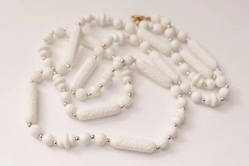 Vintage Signed Long Sarah Coventry Necklace Costume Jewelry White Floral Motif