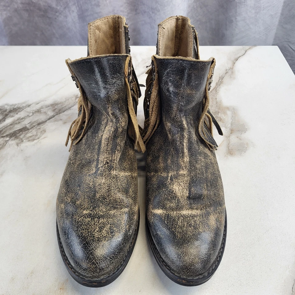 Circle G Fringe Western Cowgirl Low Studded Boots Women's 9.5 Distressed - Image 4 of 4