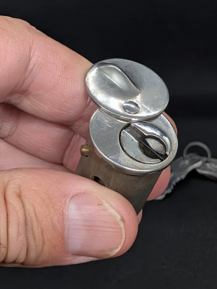 NOS INÍCIO DE 1950 CHRYSLER ROYAL NEW YORKER SARATOGA DECK TAMPA PORTA-MALAS TRAVA E CHAVES - Imagem 4 de 4