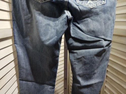 Apt 9 Womens Capri Pants Size 16 Light Blue Denim Embroidered Pockets Rhinestone - Picture 10 of 18