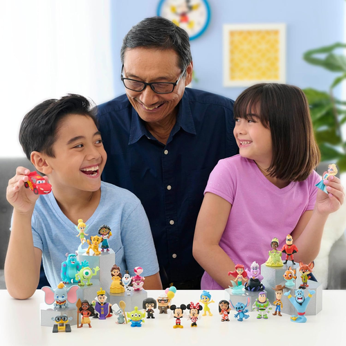 Disney100 Years of Epic Transformations, Limited Edition 8-Piece Figure Set,Kids - Picture 6 of 12
