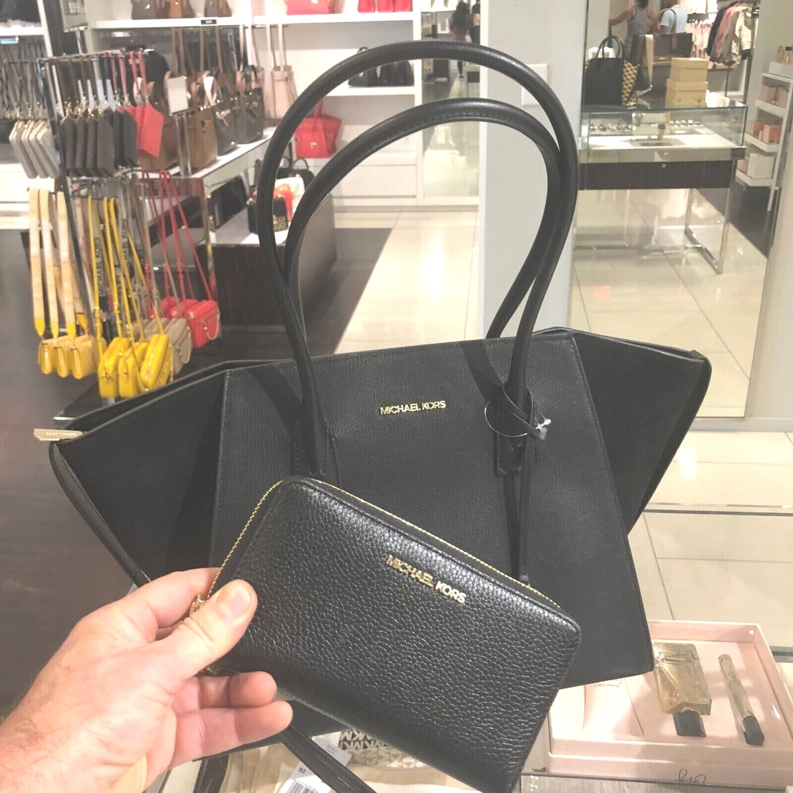 Michael Kors Avril ExtraLarge Leather TopZip Tote Bag Black For Sale