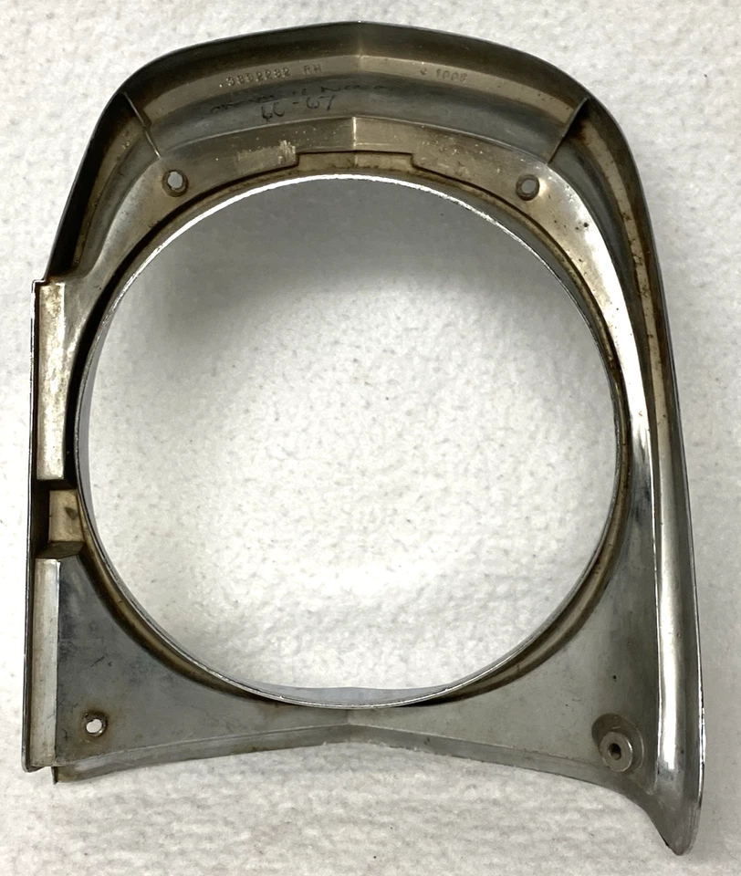 FARO ENVOLVENTE ORIGINAL 66,67 CHEVY 2 II NOVA, DIESTRO, LADO DEL PASAJERO, CROMO, NEGRO Foto 3 de 4