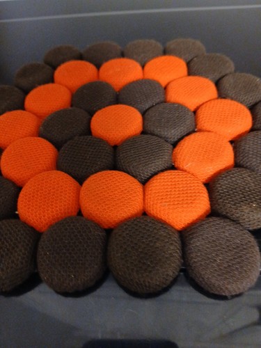 Metal Soda Pop Bottle Tops TRIVET-MAT Orange and Brown Handmade VTG 8.5"R 1960s - Picture 9 of 9