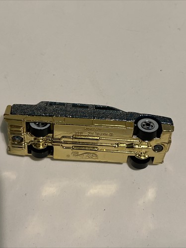 1990 Hot Wheels City Mayor Lincoln Limousine Blue Glitter Die Cast Car - Picture 5 of 6
