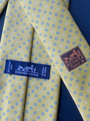 Hermes Paris Yellow Blue Silk Floral Neat Patterned Tie Made in France 659162T