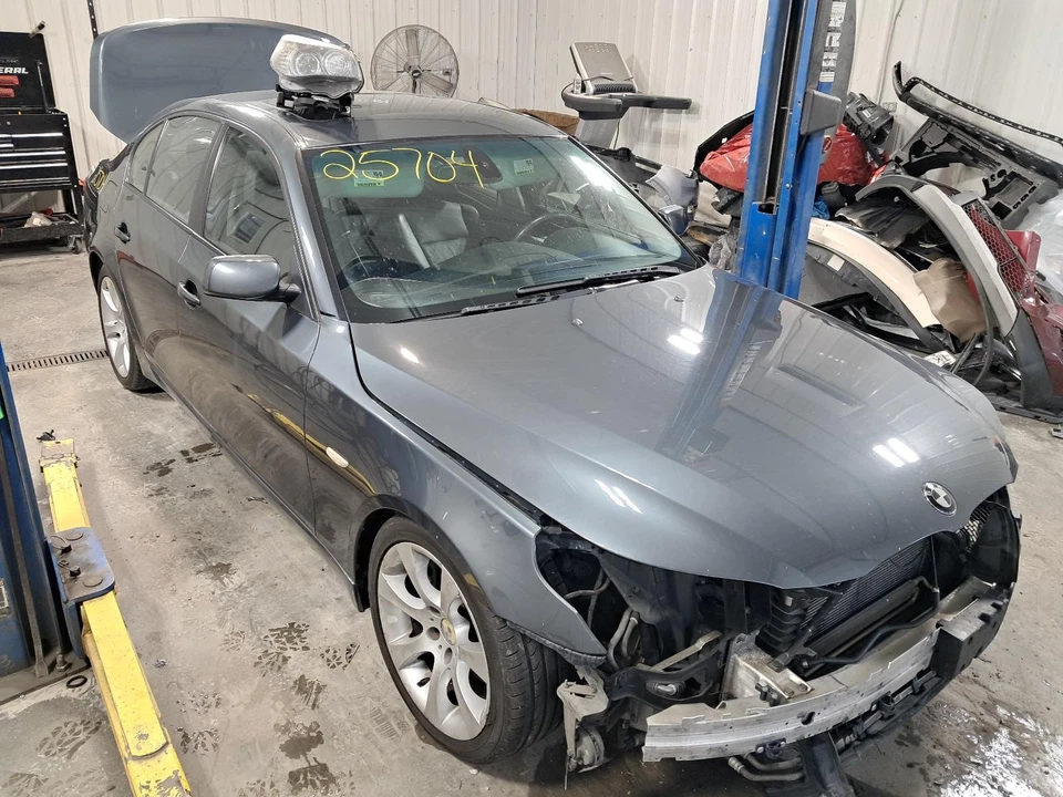 Reservatório de fluido de lavadora usado serve: 2008 Bmw 535I com arruelas de farol grau A - Imagem 2 de 4