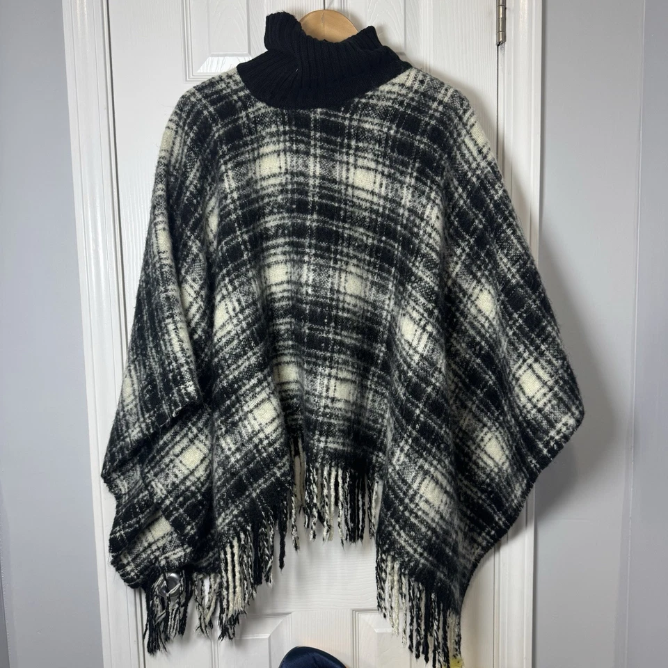 Lauren Ralph Lauren LRL Poncho Womens Plaid Black White Shaw Fringe - Image 1 of 4