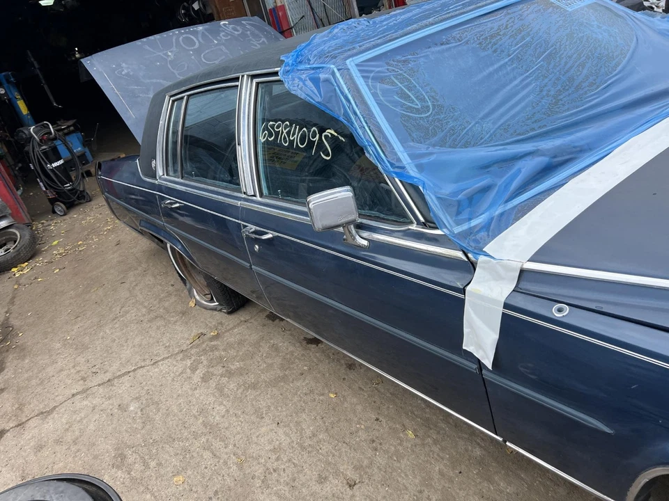 Transmission Assy. CADILLAC BROUGHAM 87 88 89 90 80k miles - Image 2 of 4