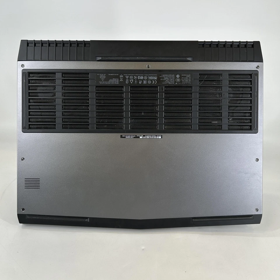 Dell Alienware 17 R4 120Hz 2K i7-7820HK 2.90GHz 32GB 256GB SSD/1TB HDD GTX 1070 - Image 3 of 4