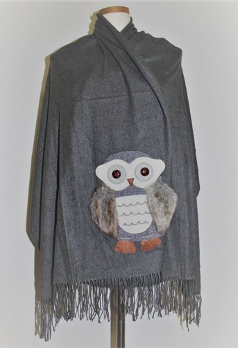 Oblong Scarf with Furred Owl Patch - Picture 4 of 4