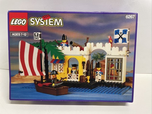 LEGO Pirates Imperial Soldiers Lagoon Lock-Up: 6267 Complete with Box and Manual