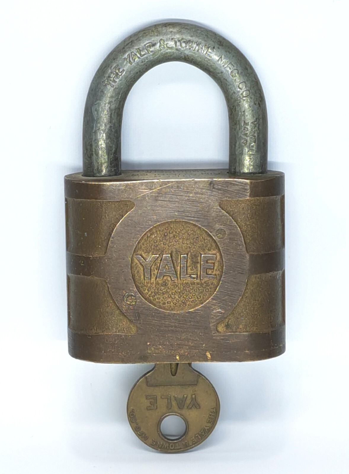 VINTAGE YALE & TOWNE MFG CO SUPER PIN TUMBLER EMBOSSED BRASS PADLOCK W