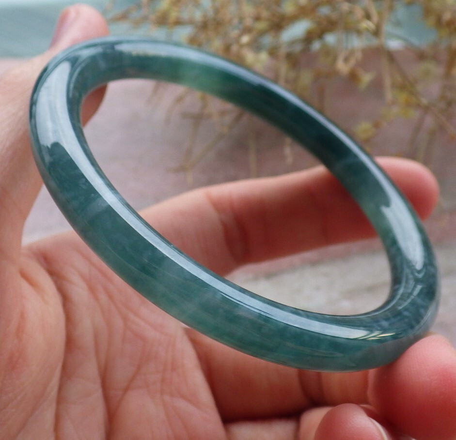 Certified Green Natural A JADE Jadeite Circle Bangle Certified Green Natural A JADE Jadeite Circle Bangle