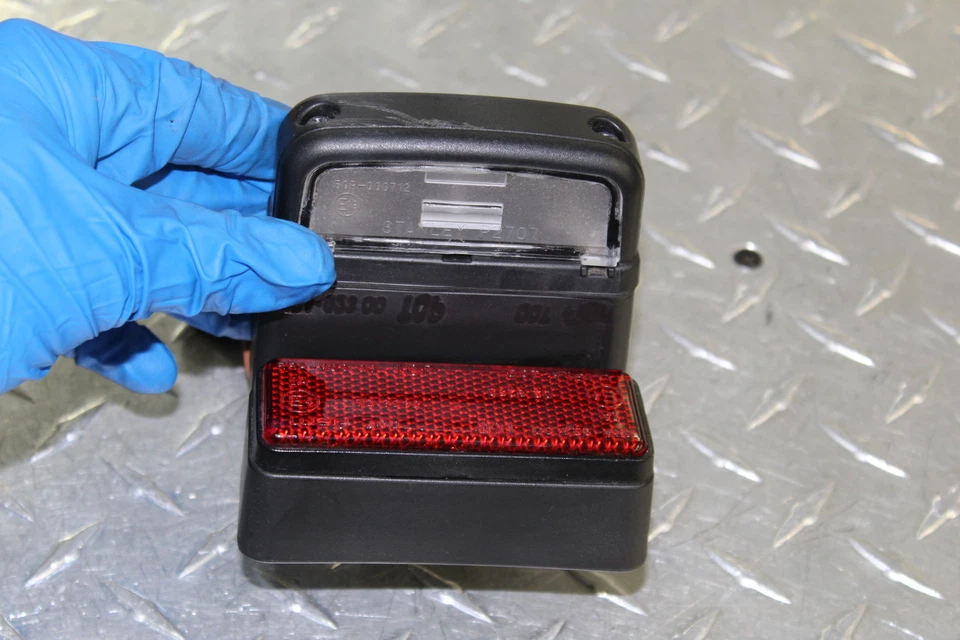 2014 HONDA CB500F LICENSE PLATE LIGHT RASH - Image 4 of 4