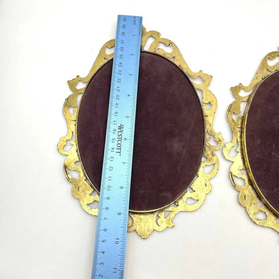 Juego de 2 marcos de fotos ovalados ornamentados de colección con pergaminos ornamentados en tono dorado Foto 4 de 4