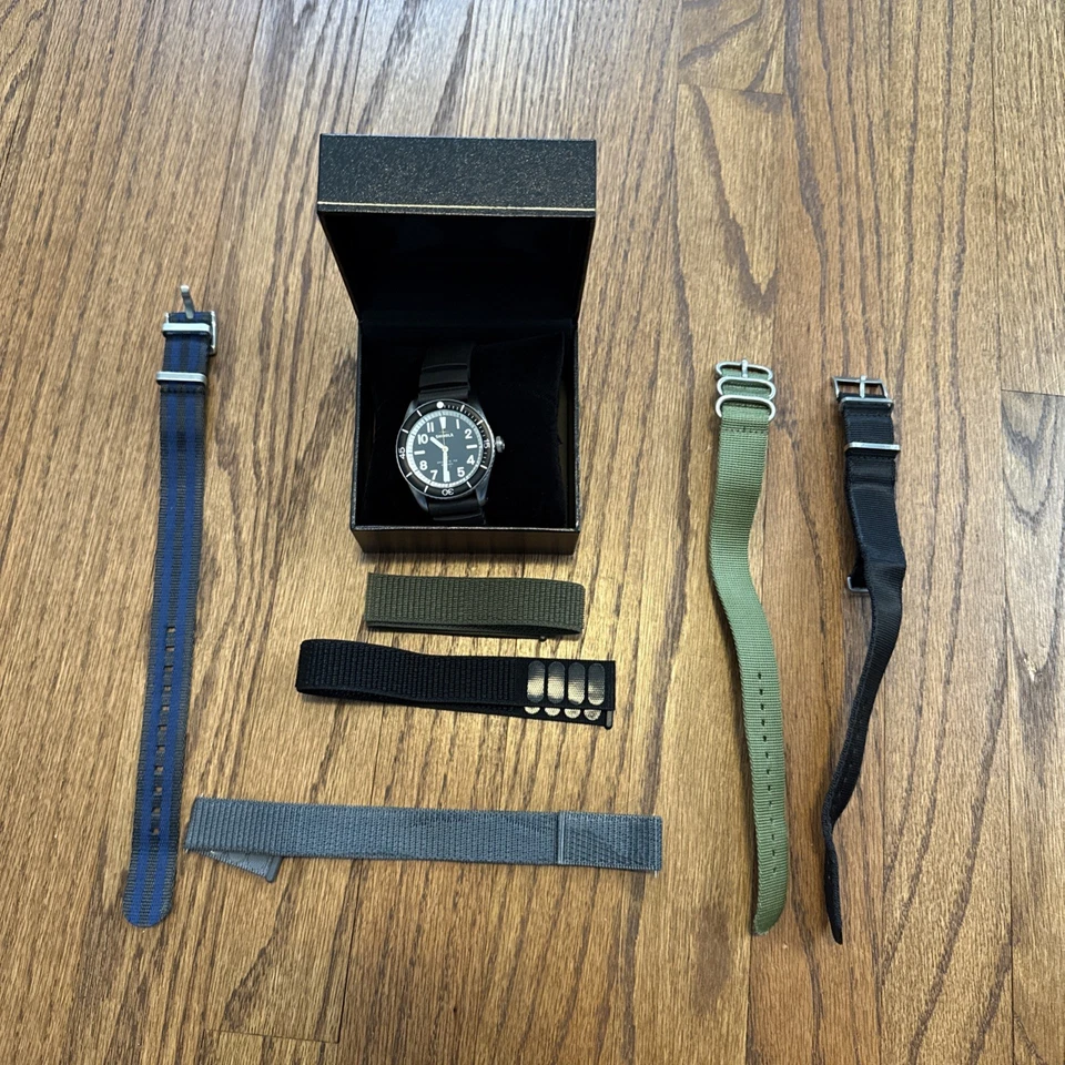 Reloj Shinola 42MM The Duck Caucho Negro S0100900110 correas extra incluidas Foto 2 de 4