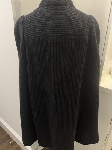 New Nanette Lepore Gorgeous black Wool cape size medium Pockets Great Buttons - Picture 8 of 15