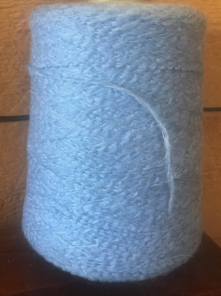 Cono de hilo, nuevo, azul bebé, 85% acrílico 15% nylon, 2800 yardas, Nomis, 1 lb 9,5 oz Foto 3 de 4