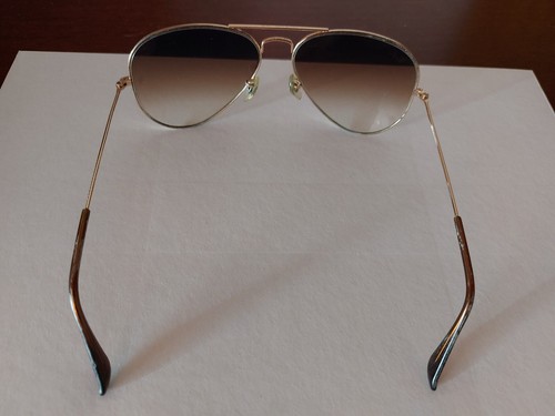 OCCHIALI DA SOLE RAY BAN AVIATOR CLASSIC-LENTI SFUMATE-MONTATURA ORO - Foto 4 di 5