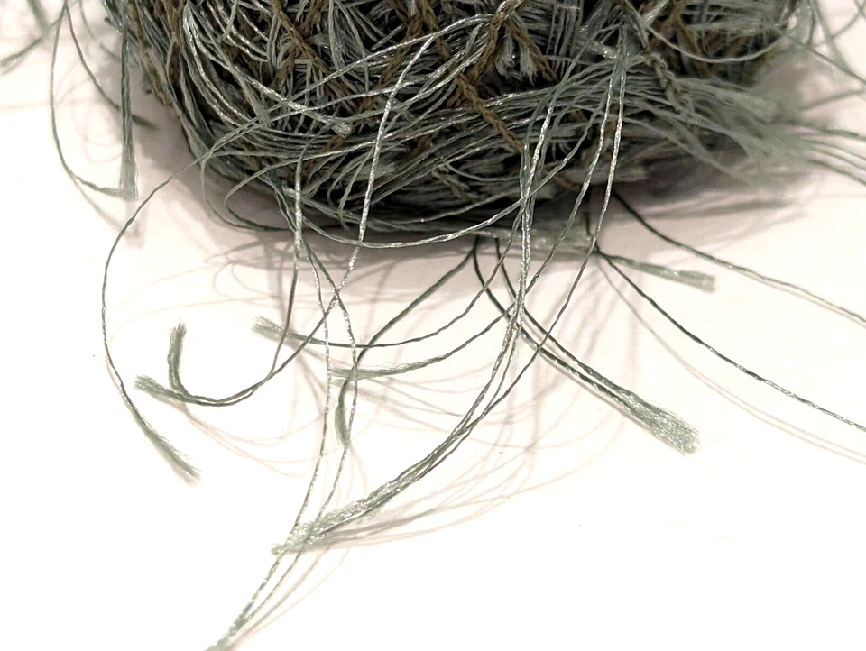 4 Pestañas Lashy Balls de TrendSetter Yarns ITALIA #69 ¡Pestañas verdes salvia! Foto 4 de 4