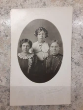 1913 RPPC Portrait of 3 Sisters