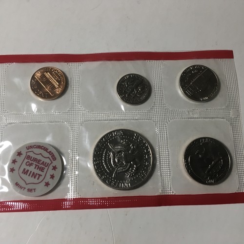 1972 US Mint Uncirculated Set Complete Philadelphia & Denver - Picture 3 of 7