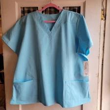 Butter Soft Stretch Light Blue Short Sleeve Scrub Top Shirt Plus Size 2X Pockets