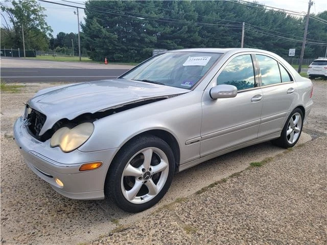 2004 Mercedes-Benz C-класса C230 Sport списанный ремонтопригодный - Изображение 2 из 4