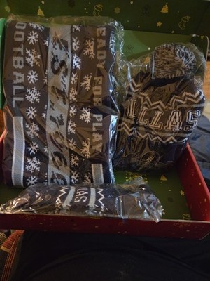 CHRISTMAS Dallas Hat, gloves and Scarf Texas Dallas Cowboys Holiday Wear Knitted