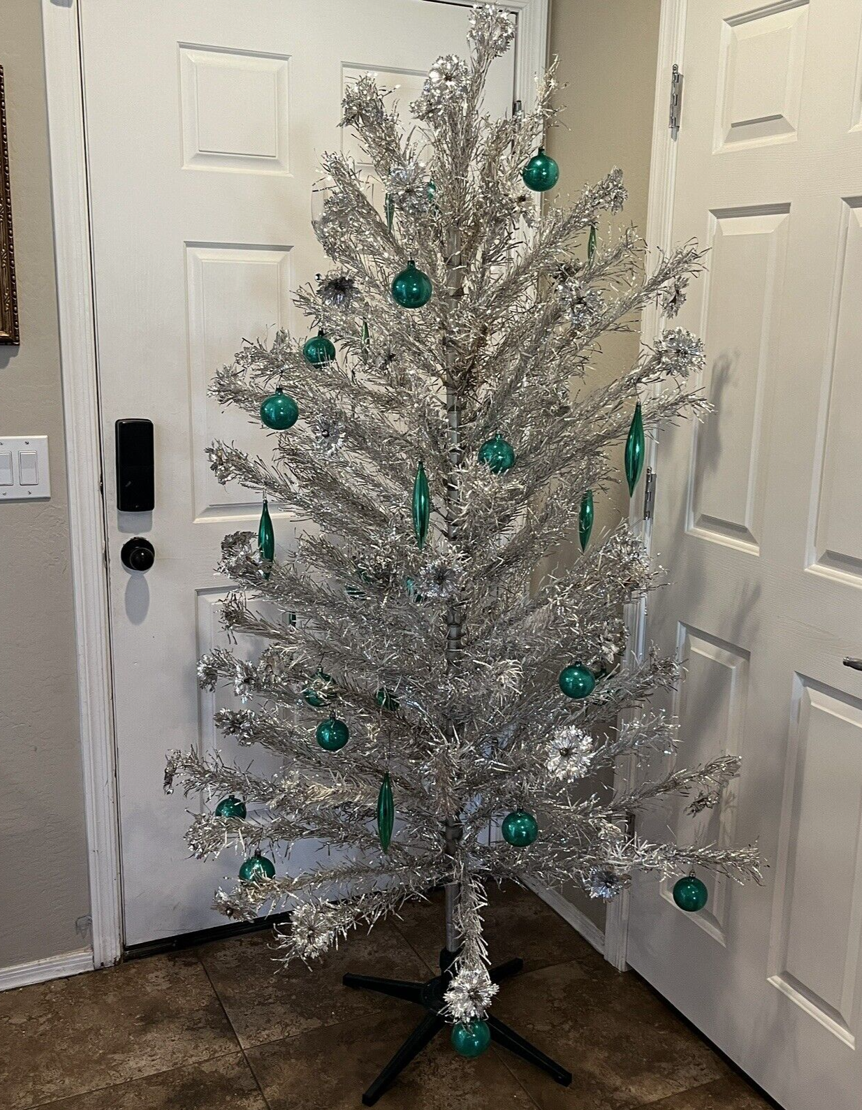 Picture 1 of 24